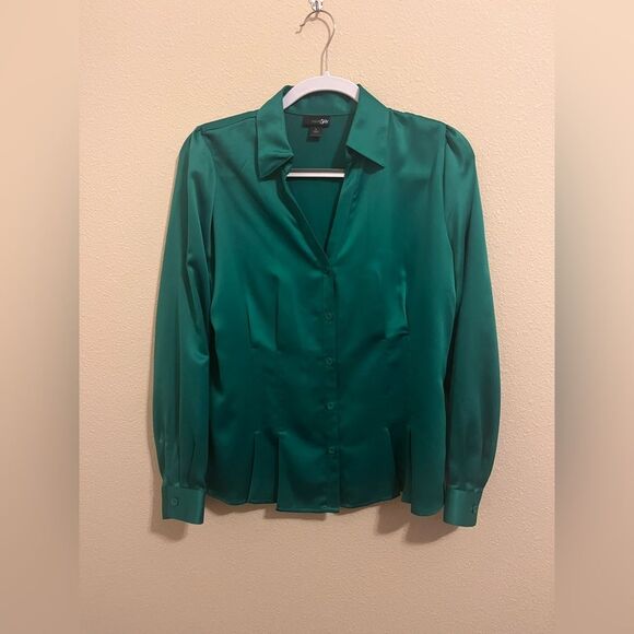 East 5th Green Button-Up Shirt - Picture 1 of 4